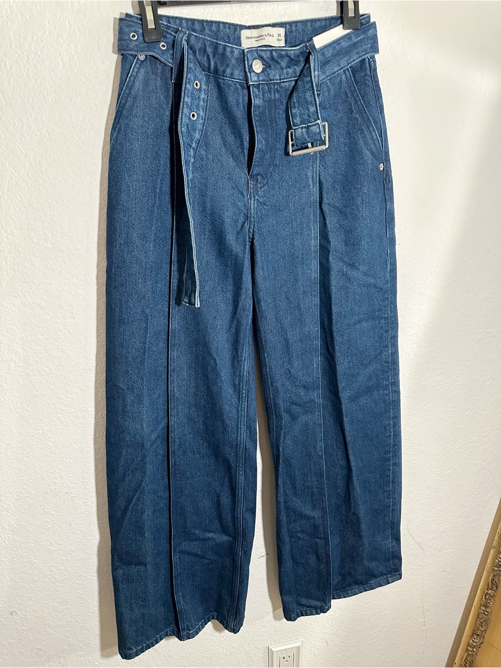 NWT Abercrombie & Fitch Dark Indigo Wide Relaxed Leg Belted Jeans Size 25/0 $110